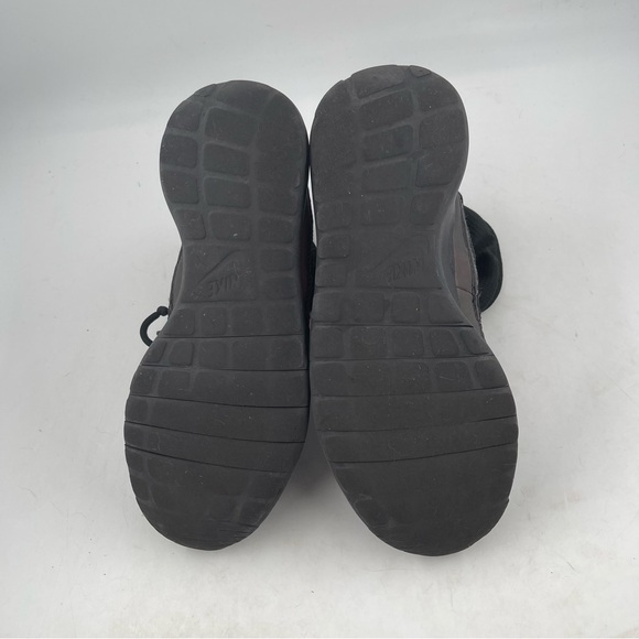 Nike Big Kid’s Roshe One FB Yeezy Black Reflective Winterized Shoes - Size 7 Y - Picture 8 of 11